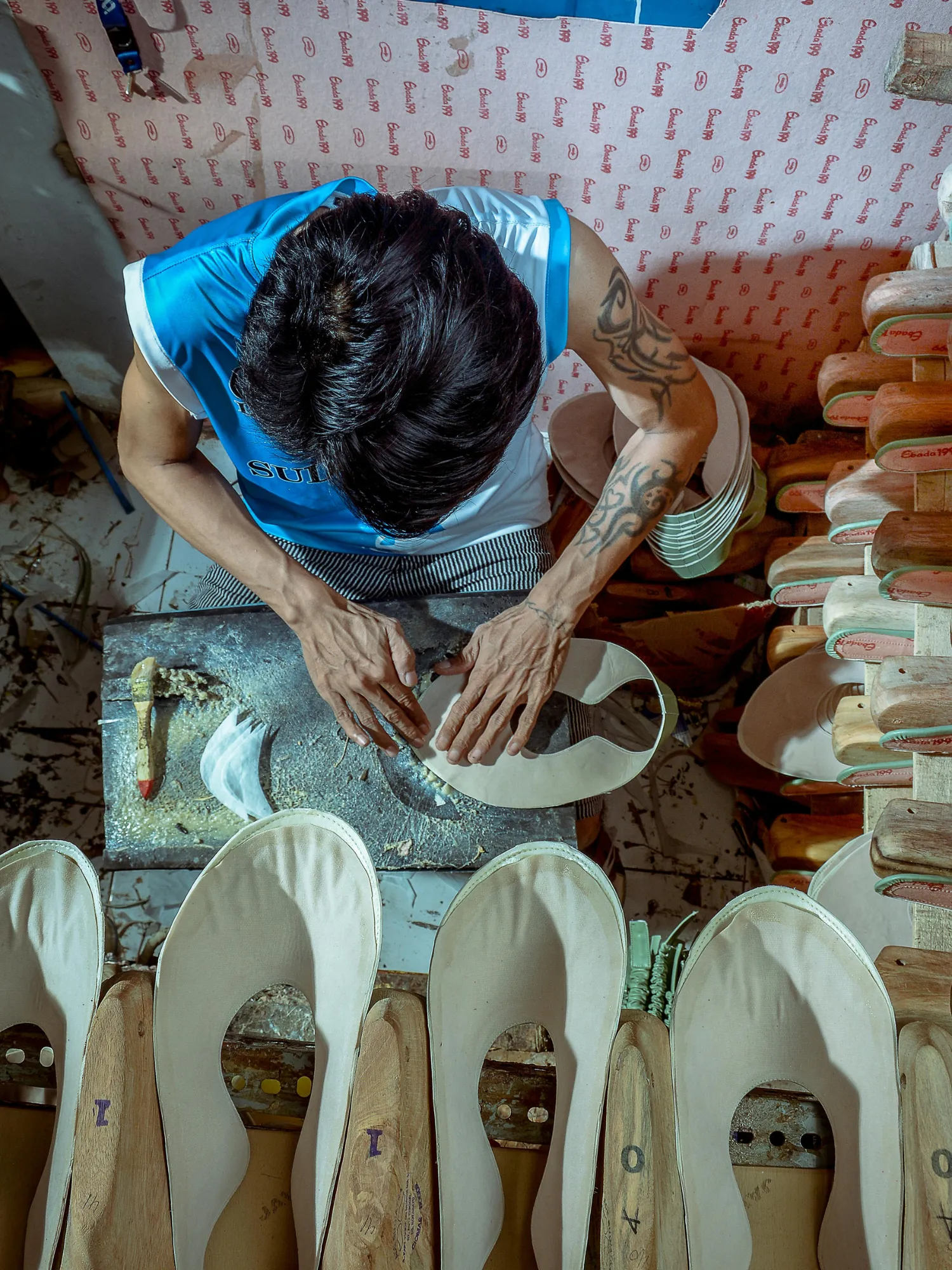 Custom shoe manufacturer developing a physical footwear sample